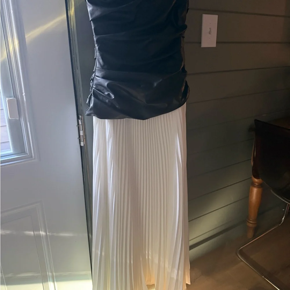NWT SIMKHAI Arie Leather Crepe Strapless Chic Dress Size 8 Holiday Party Ready - Picture 3 of 13